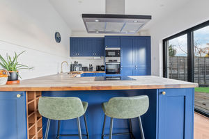 Photo 11- click for photo gallery